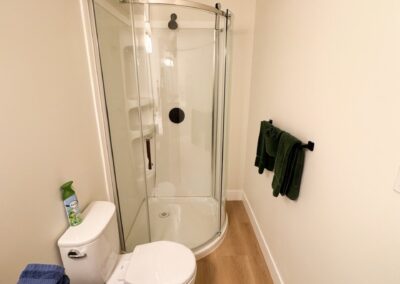 Castle at Swan Lake Chalet bathroom with shower