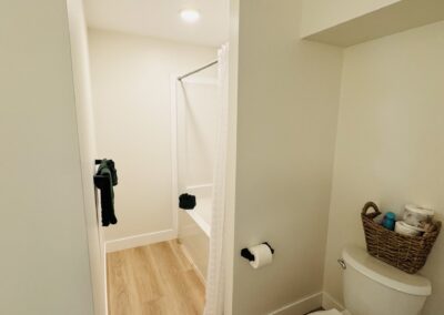 Castle at Swan Lake Chalet bathroom with tub