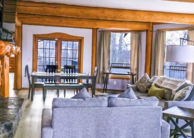 Private Log Chalet - Living room inside the Log Chalet